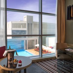 Отель Downtown Rotana Hotel Бахрейн, Манама - отзывы, цены и фото номеров - забронировать отель Downtown Rotana Hotel онлайн балкон