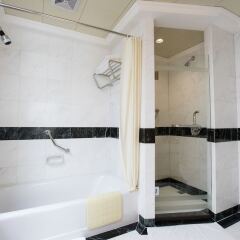 Golden Crown China Hotel ванная