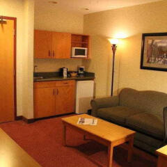 Отель BEST WESTERN PLUS Valemount Inn & Suites в номере фото 2