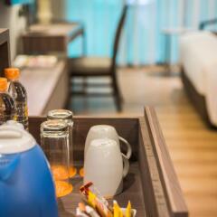 Отель Citrus Suites Sukhumvit 6 By Compass Hospitality Бангкок удобства в номере