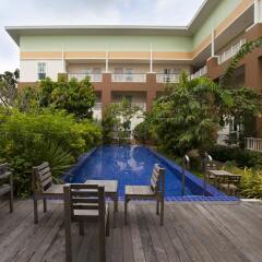 Отель U-tiny Boutique Home Suvarnabh Бангкок фото 10