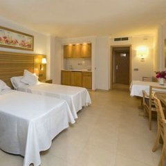 Отель Bon Sol Ibiza Prestige Испания, Сант Джордин де Сес Салинес - 1 отзыв об отеле, цены и фото номеров - забронировать отель Bon Sol Ibiza Prestige онлайн комната для гостей фото 3