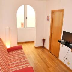 Отель With 3 Bedrooms in Barcelona, With Wifi - 3 km From the Beac Испания, Барселона - отзывы, цены и фото номеров - забронировать отель With 3 Bedrooms in Barcelona, With Wifi - 3 km From the Beac онлайн фитнесс-зал фото 2