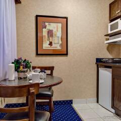 Отель Best Western Plus Suites Downtown Канада, Калгари - отзывы, цены и фото номеров - забронировать отель Best Western Plus Suites Downtown онлайн в номере фото 2
