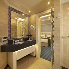 Отель Atlantic Palace Чехия, Карловы Вары - 1 отзыв об отеле, цены и фото номеров - забронировать отель Atlantic Palace онлайн ванная фото 2