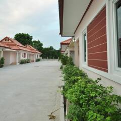 Отель Smile Resort Sriracha парковка