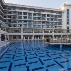 Отель La Grande Resort & Spa - All Inclusive бассейн