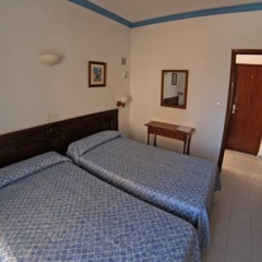 Отель Hostal Alemania Испания, Форментера - отзывы, цены и фото номеров - забронировать отель Hostal Alemania онлайн комната для гостей фото 5