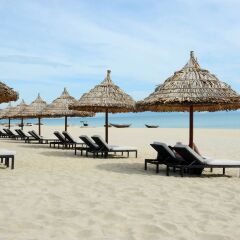 Отель Boutique Hoi An Resort пляж