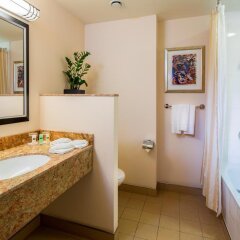 Отель Courtyard By Marriott Prague City Прага ванная фото 2
