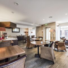 Отель Amberton Cozy Hotel Kaunas Литва, Каунас - 6 отзывов об отеле, цены и фото номеров - забронировать отель Amberton Cozy Hotel Kaunas онлайн гостиничный бар