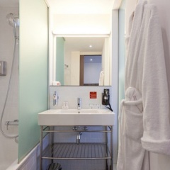 Гостиница AZIMUT Moscow Tulskaya (АЗИМУТ Москва Тульская) 4* Стандартный номер двуспальная кровать фото 29