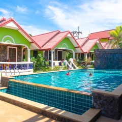 Отель Lanta Nature Beach Resort Ланта бассейн