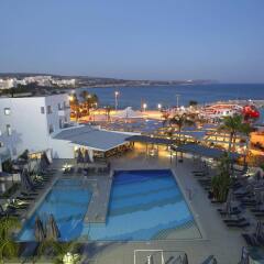 Отель Limanaki Beach Hotel Кипр, Айя-Напа - 1 отзыв об отеле, цены и фото номеров - забронировать отель Limanaki Beach Hotel онлайн пляж