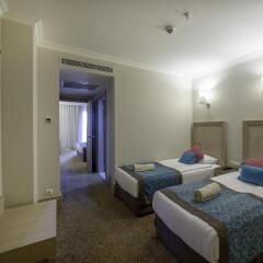 Отель Crystal De Luxe Resort & Spa – All Inclusive 5* Стандартный семейный номер с разными типами кроватей