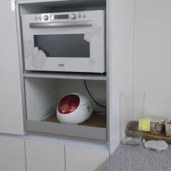 Апартаменты Spacious Apartment in Central Seoul сейф в номере