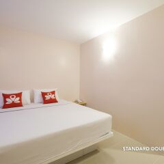Отель Zen Rooms Phetchaburi 13 Бангкок комната для гостей