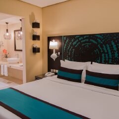 Signature Hotel Al Barsha сейф в номере