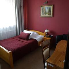 Hotel Staropolska Рава-Русская комната для гостей фото 5