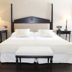 Отель Los Monteros Spa & Golf Resort комната для гостей
