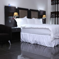 Отель Aliz Ambruz Hotel Нигерия, Уйо - отзывы, цены и фото номеров - забронировать отель Aliz Ambruz Hotel онлайн удобства в номере