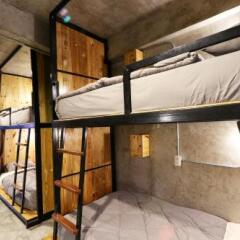 Hanu Hostel Бангкок бассейн фото 3