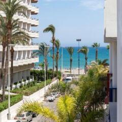 Отель Bajondillo Beach Cozy Inns - Adults Only пляж