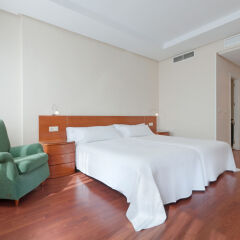 Отель Tryp Madrid Chamartin Испания, Мадрид - 1 отзыв об отеле, цены и фото номеров - забронировать отель Tryp Madrid Chamartin онлайн комната для гостей фото 4
