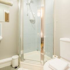Апартаменты 2 Bedroom Apartment Near Manchester Victoria ванная фото 2