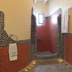 Отель Suites of the Gods Cave Spa ванная фото 2