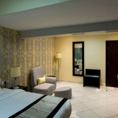 Отель Morning Side Suites Etim Inyang комната для гостей