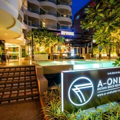 Отель A-One Pattaya Beach Resort бассейн фото 2