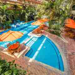 Grand Tikal Futura Hotel бассейн
