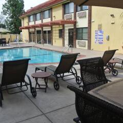 Отель Best Western Town & Country Lodge бассейн фото 2