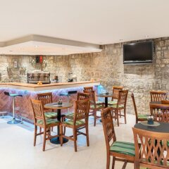 Отель Iberostar Bellevue - All Inclusive Черногория, Будва - 12 отзывов об отеле, цены и фото номеров - забронировать отель Iberostar Bellevue - All Inclusive онлайн гостиничный бар