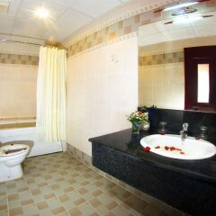 Отель Sunny Hotel Вьетнам, Нячанг - 9 отзывов об отеле, цены и фото номеров - забронировать отель Sunny Hotel онлайн ванная
