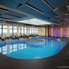 Отель Sheraton Arabellapark Мюнхен бассейн