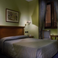 Diplomatic Hotel сейф в номере