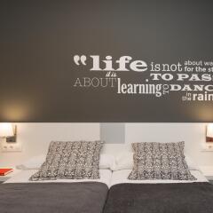 Апартаменты 08028 Apartments комната для гостей