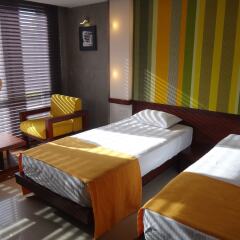 Hotel Topaz Канди сейф в номере