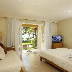 Отель Canonnier Beachcomber Golf Resort & Spa Маврикий, Пуант-о-Канонье - 2 отзыва об отеле, цены и фото номеров - забронировать отель Canonnier Beachcomber Golf Resort & Spa онлайн комната для гостей фото 4