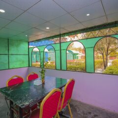 Отель OYO 275 Sunshine Garden Resort Непал, Катманду - отзывы, цены и фото номеров - забронировать отель OYO 275 Sunshine Garden Resort онлайн гостиничный бар