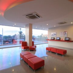 Отель Red Planet Davao бассейн
