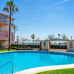 Отель Delightful Apartment on The First Shoreline Ref 141 Испания, Фуэнхирола - отзывы, цены и фото номеров - забронировать отель Delightful Apartment on The First Shoreline Ref 141 онлайн бассейн