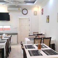 Отель Vtsix Condo Service at View Talay Condo