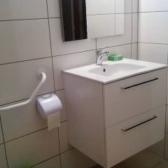 Apartment With 2 Bedrooms in Sainte Luce, With Wonderful sea View, Fur in Sainte-Luce, France from 115$, photos, reviews - zenhotels.com bathroom photo 2