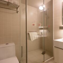 Отель Jinjiang Inn Select (Shenzhen Huanggang Port Imperial Plaza) Китай, Шэньчжэнь - отзывы, цены и фото номеров - забронировать отель Jinjiang Inn Select (Shenzhen Huanggang Port Imperial Plaza) онлайн ванная