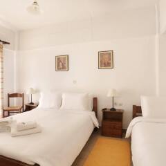 Апартаменты Monemvasia Green Apartments комната для гостей