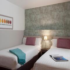 Отель MH Apartments Sagrada Familia Испания, Барселона - отзывы, цены и фото номеров - забронировать отель MH Apartments Sagrada Familia онлайн комната для гостей