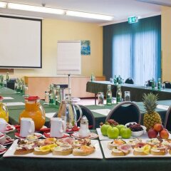 Отель Park Inn by Radisson Uno City Vienna